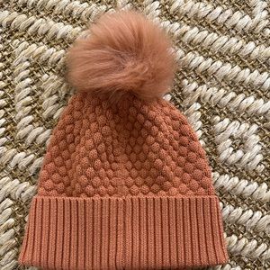 Lululemon winter beanie hat.